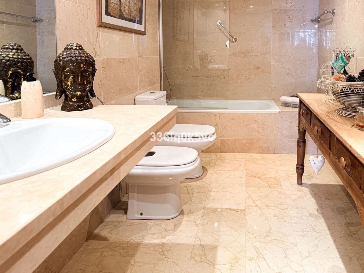 2 makuuhuone Huoneisto myytävänä paikassa Benahavis - 320 000 € (Ref: 9675998)