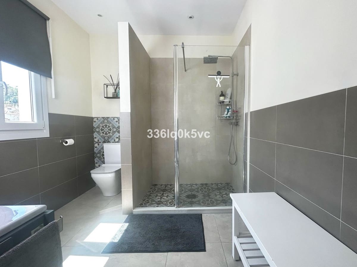 4 bedroom Villa for sale in Benahavis with pool - € 899,000 (Ref: 9675999)