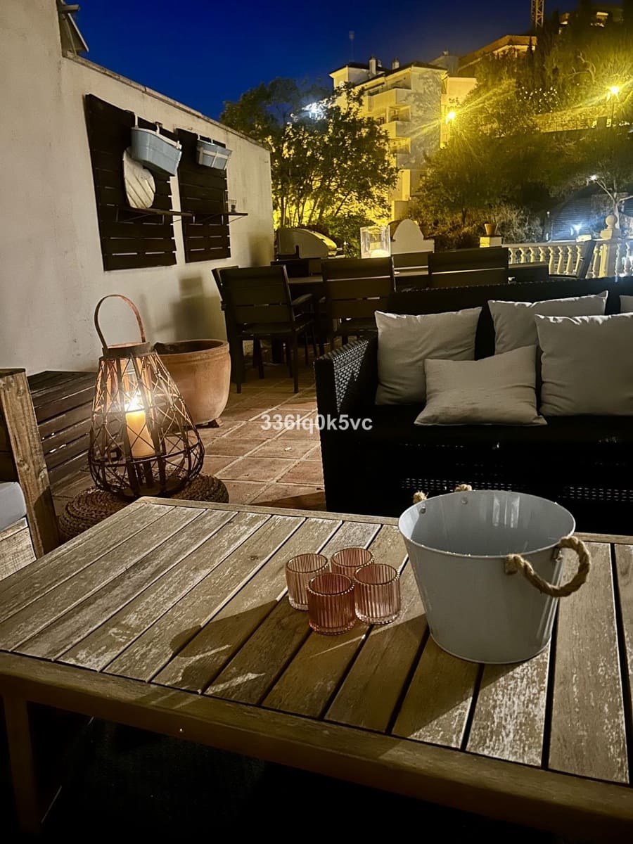 4 bedroom Villa for sale in Benahavis with pool - € 899,000 (Ref: 9675999)