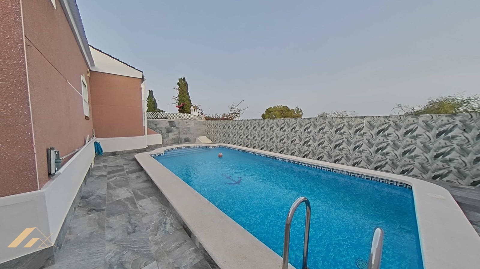 3 soveværelse Villa til salg i Torrevieja med swimmingpool - € 324.500 (Ref: 9694180)