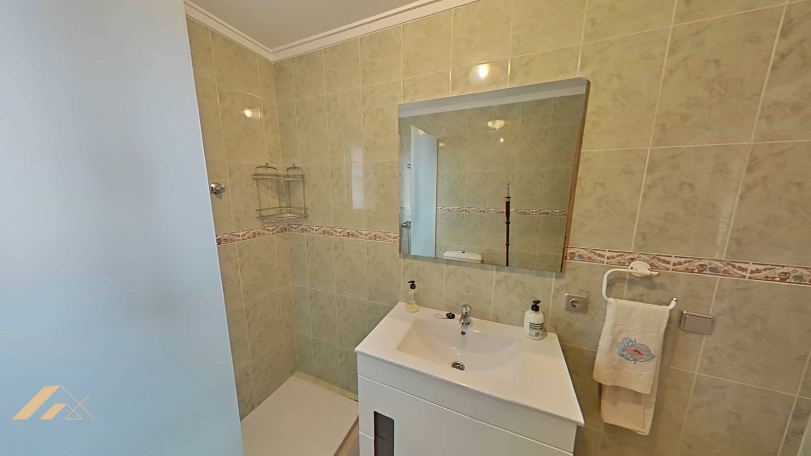 3 soveværelse Villa til salg i Torrevieja med swimmingpool - € 324.500 (Ref: 9694180)
