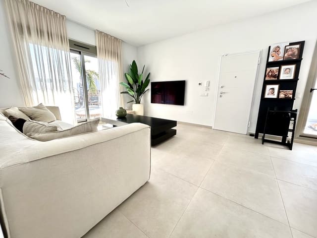 4 sovrum Villa till salu i San Miguel de Salinas med garage - 605 000 € (Ref: 9725033)