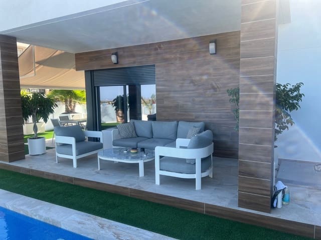 3 slaapkamer Villa te koop in Los Montesinos met garage - € 515.000 (Ref: 9778734)