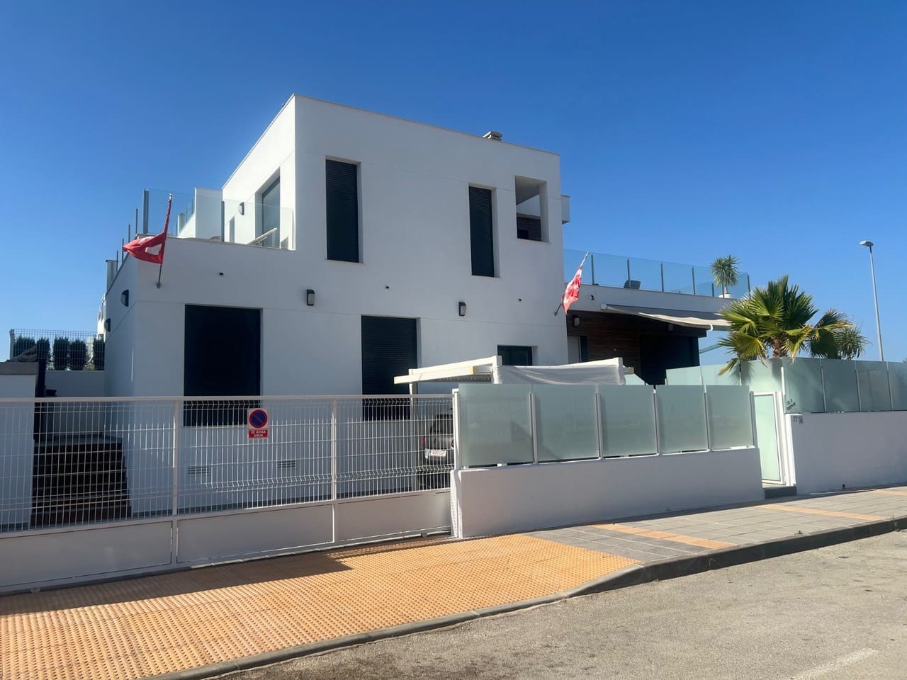 Chalet de 3 habitaciones en Los Montesinos en venta con garaje - 489.999 € (Ref: 9778734)