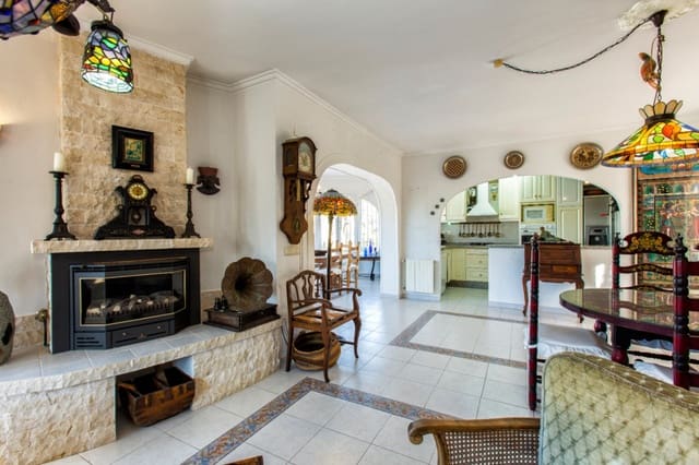 4 bedroom Villa for sale in Benissa with pool garage - € 549,000 (Ref: 9877501)