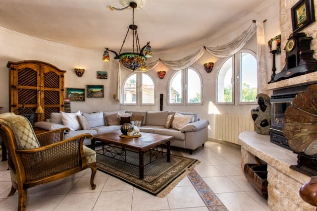4 slaapkamer Villa te koop in Benissa met zwembad garage - € 610.000 (Ref: 9877501)