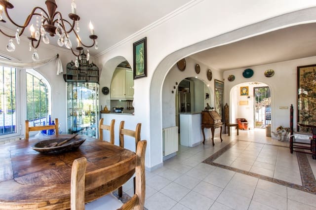 4 slaapkamer Villa te koop in Benissa met zwembad garage - € 610.000 (Ref: 9877501)