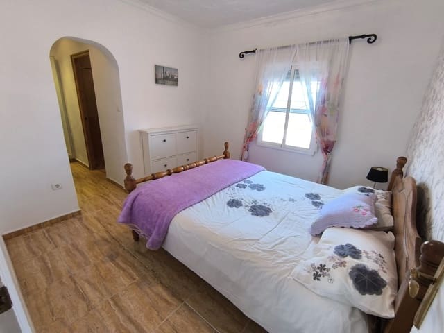4 soveværelse Villa til salg i Villena med swimmingpool garage - € 225.000 (Ref: 9891268)