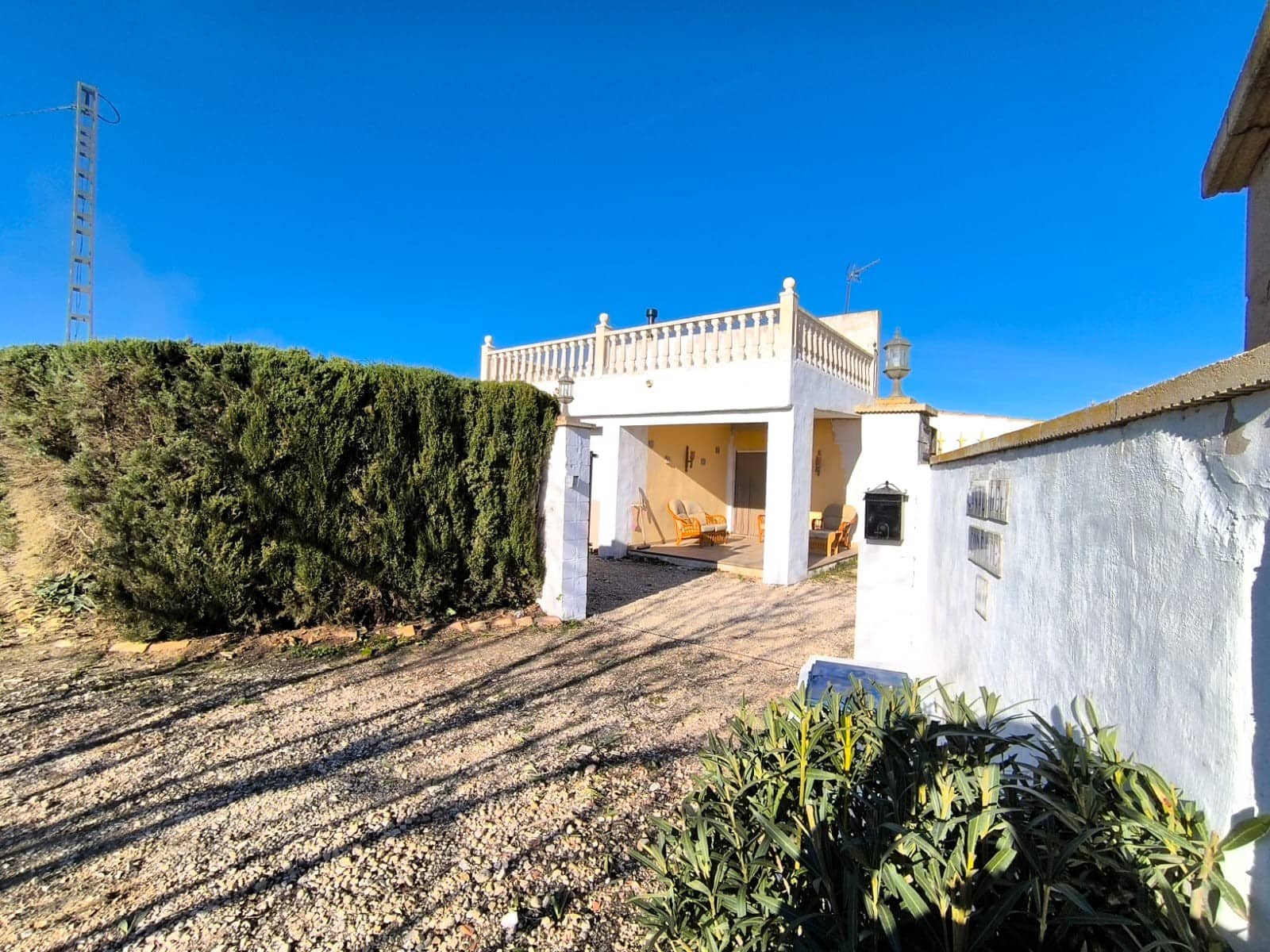4 slaapkamer Villa te koop in Villena met zwembad garage - € 225.000 (Ref: 9891268)