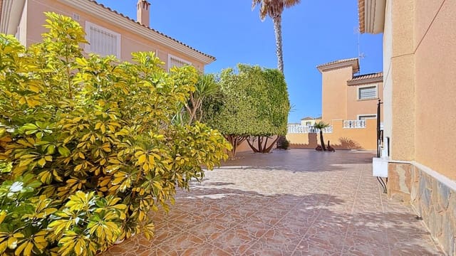 4 bedroom Villa for sale in Orihuela - € 379,000 (Ref: 9948773)