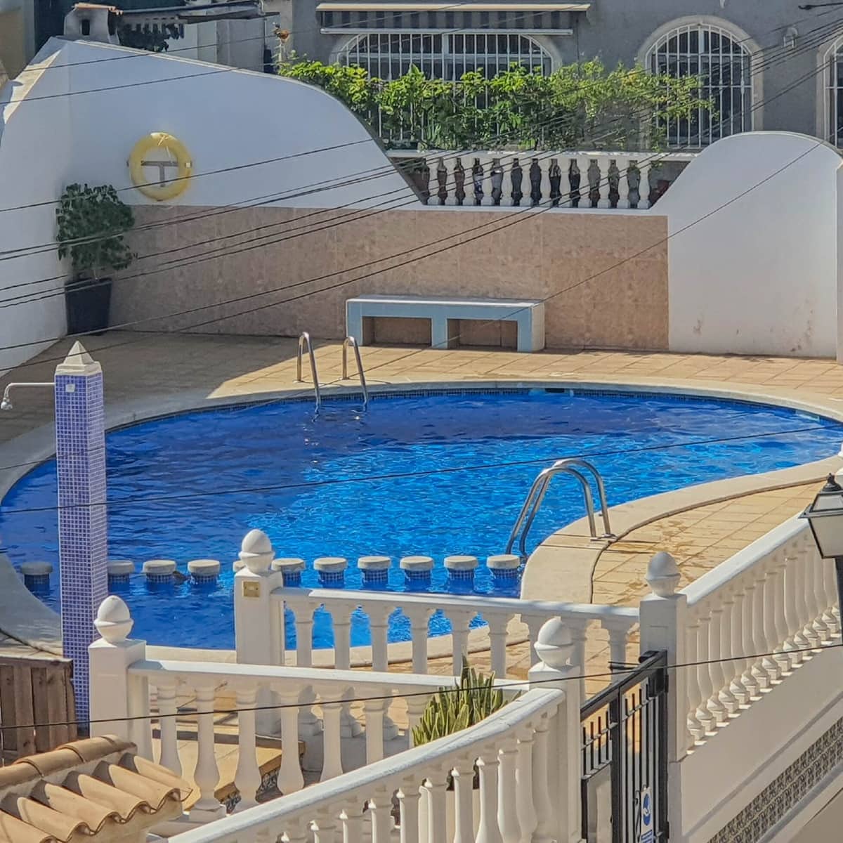 Chalet de 2 habitaciones en Torrevieja en venta con piscina - 189.000 € (Ref: 9948775)
