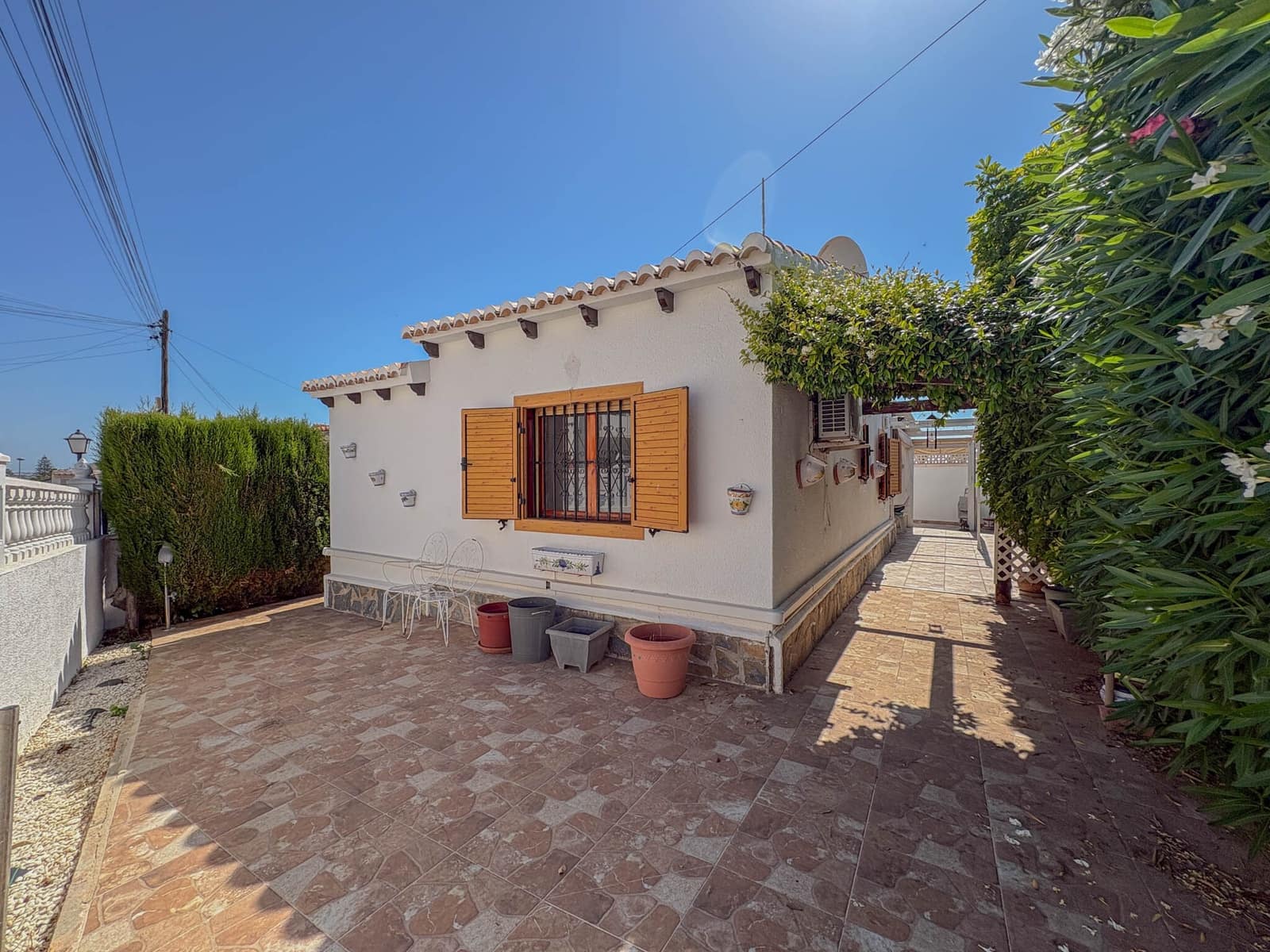 Chalet de 2 habitaciones en Torrevieja en venta con piscina - 189.000 € (Ref: 9948775)
