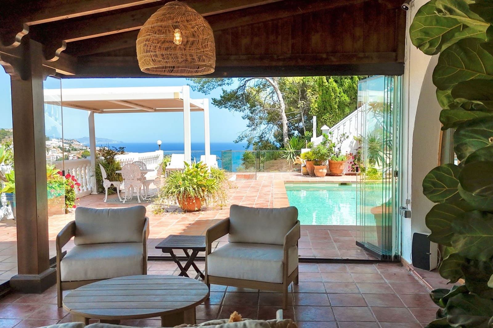 Chalet de 4 habitaciones en Almuñécar en venta con piscina garaje - 1.099.000 € (Ref: 10057612)