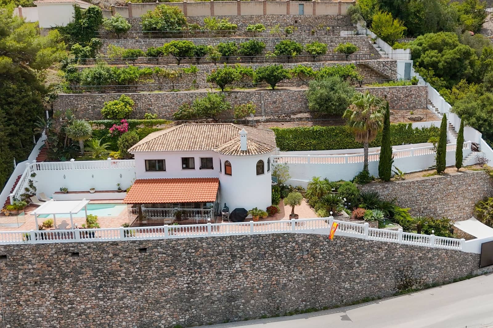 Chalet de 4 habitaciones en Almuñécar en venta con piscina garaje - 1.099.000 € (Ref: 10057612)