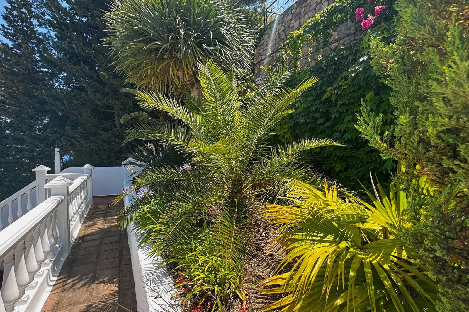 Chalet de 4 habitaciones en Almuñécar en venta con piscina garaje - 1.099.000 € (Ref: 10057612)