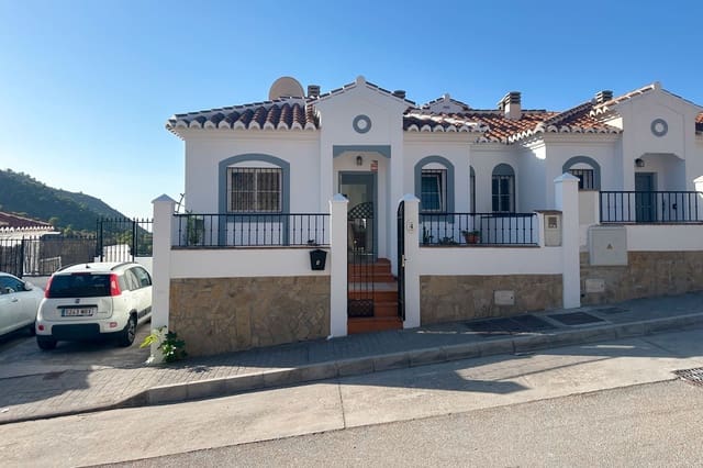 3 bedroom Townhouse for sale in Frigiliana with pool - € 950,000 (Ref: 10077018)