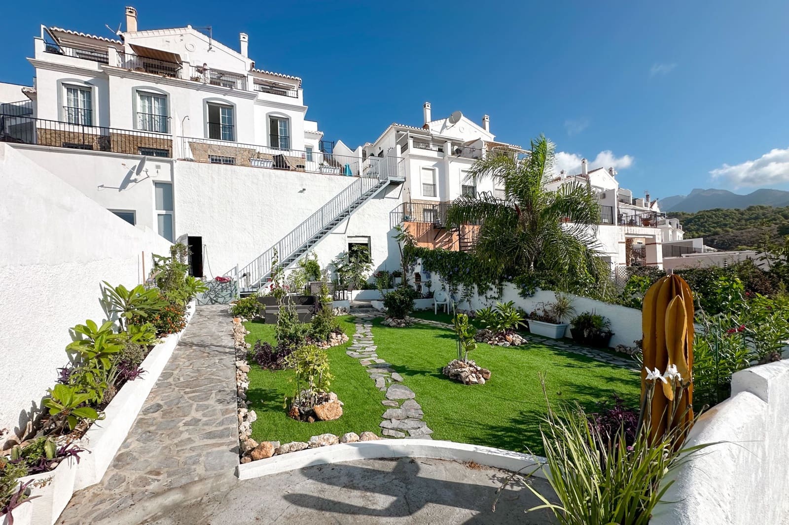 3 bedroom Townhouse for sale in Frigiliana with pool - € 950,000 (Ref: 10077018)