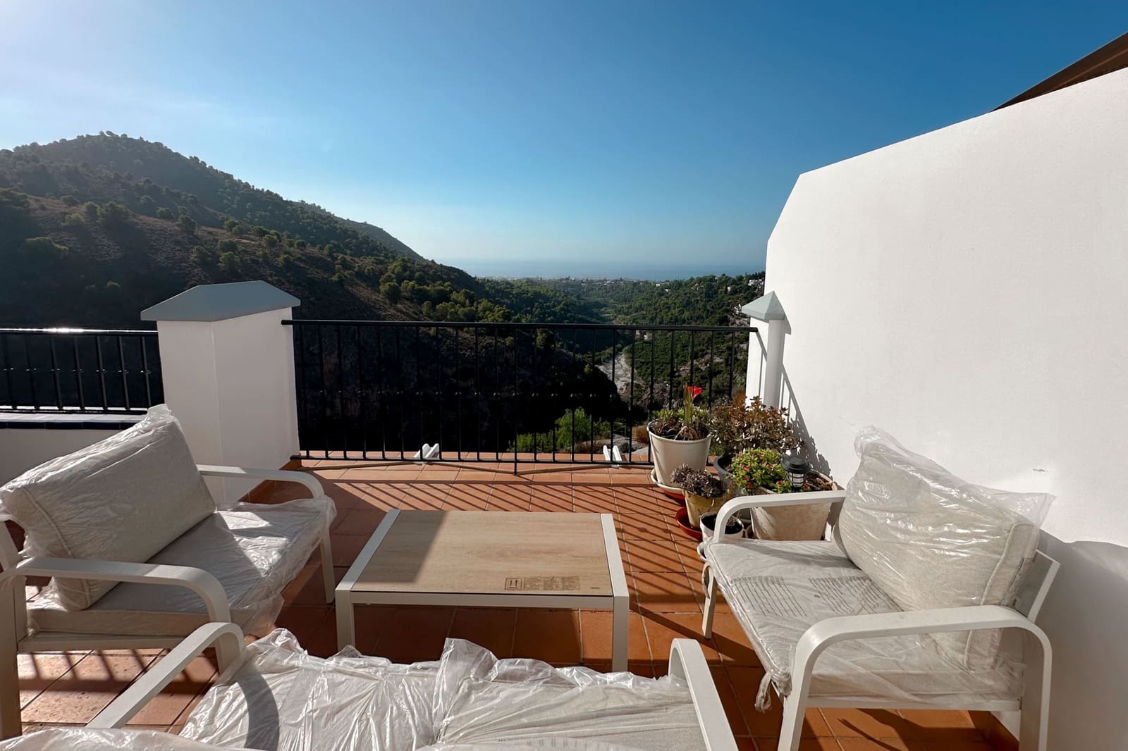 3 bedroom Townhouse for sale in Frigiliana with pool - € 950,000 (Ref: 10077018)