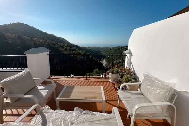 3 bedroom Townhouse for sale in Frigiliana with pool - € 950,000 (Ref: 10077018)