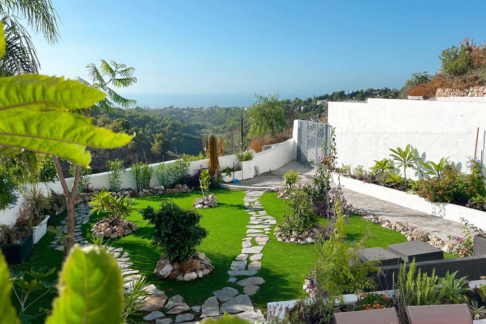 3 bedroom Townhouse for sale in Frigiliana with pool - € 950,000 (Ref: 10077018)