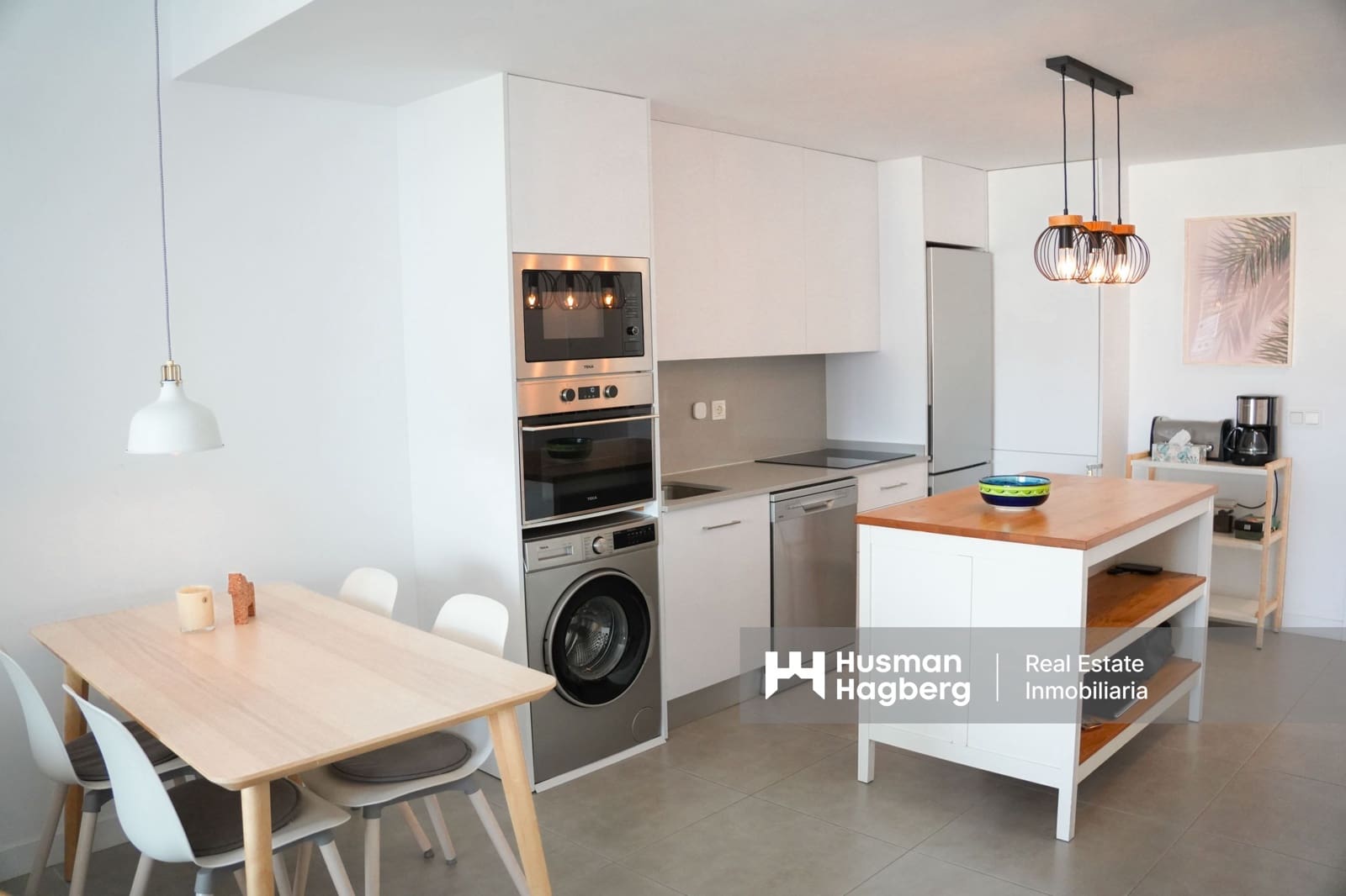 Apartamento de 2 habitaciones en Torrox en venta con piscina garaje - 325.000 € (Ref: 10135109)