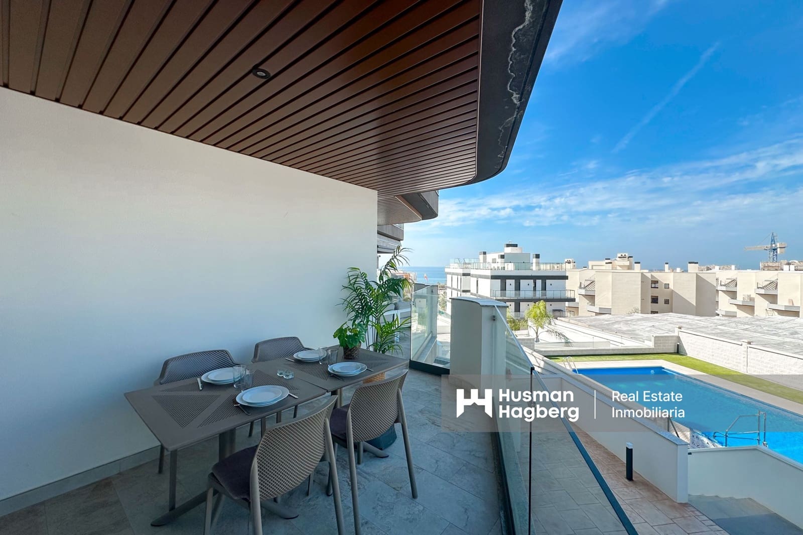 Apartamento de 2 habitaciones en Torrox en venta con piscina garaje - 325.000 € (Ref: 10135109)