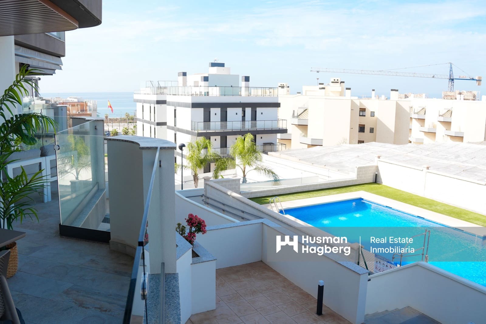 Apartamento de 2 habitaciones en Torrox en venta con piscina garaje - 325.000 € (Ref: 10135109)