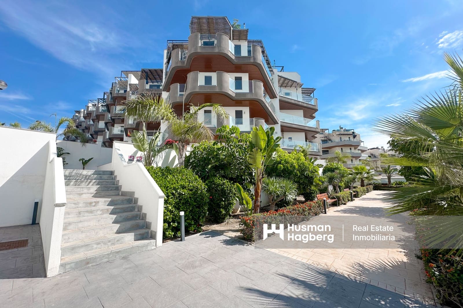 Apartamento de 2 habitaciones en Torrox en venta con piscina garaje - 325.000 € (Ref: 10135109)