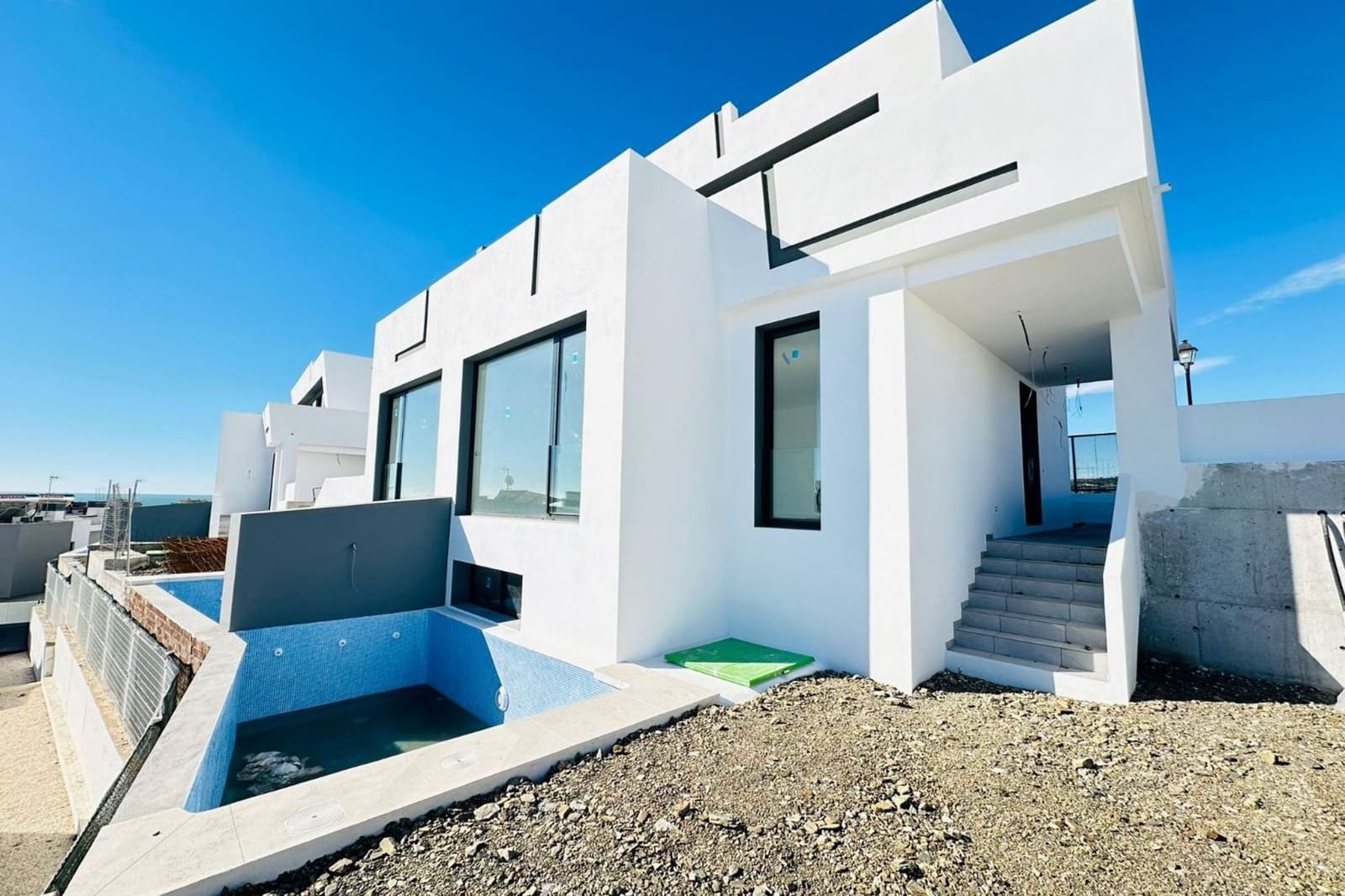 3 makuuhuone Huvila myytävänä paikassa Torre del Mar mukana uima-altaan - 599 900 € (Ref: 6893100)