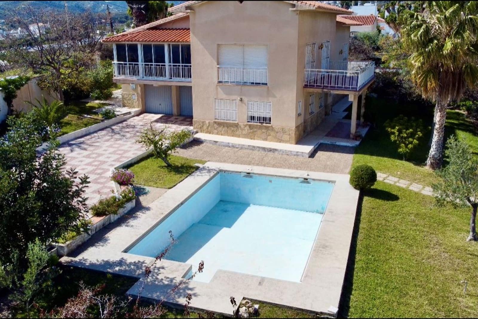 6 quarto Moradia para venda em Nerja com piscina - 690 000 € (Ref: 6893112)