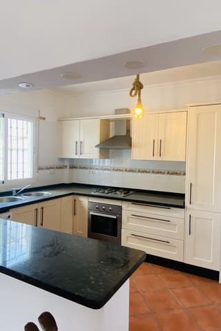 5 sovrum Villa till salu i Cómpeta med pool - 399 000 € (Ref: 7967635)