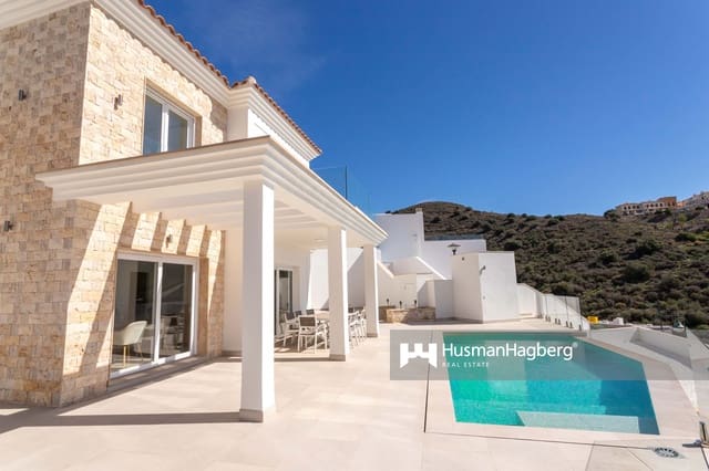 4 sovrum Villa till salu i El Peñoncillo, Torrox med pool - 975 000 € (Ref: 8560643)