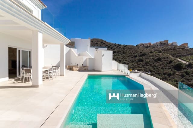 4 sovrum Villa till salu i El Peñoncillo, Torrox med pool - 975 000 € (Ref: 8560643)