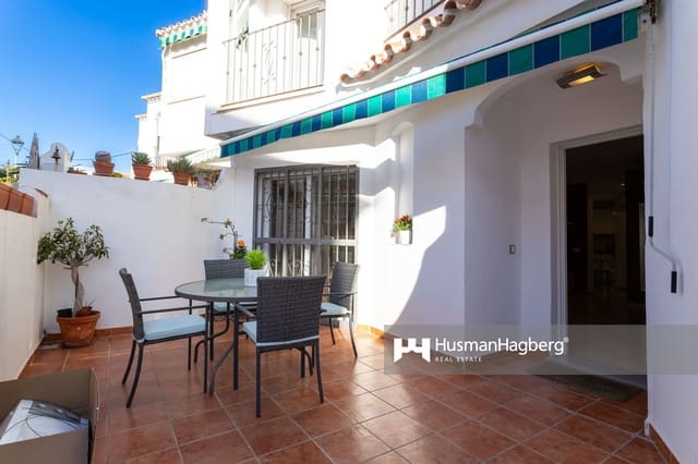 4 soveværelse Byhus til salg i Urbanización Santa Rosa, Torrox med swimmingpool - € 399.000 (Ref: 8635460)