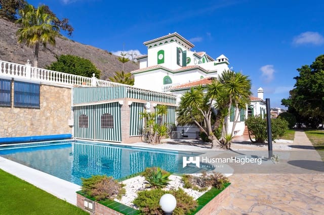 8 makuuhuone Huvila myytävänä paikassa Urbanización Santa Rosa, Torrox mukana uima-altaan - 1 100 000 € (Ref: 8771405)