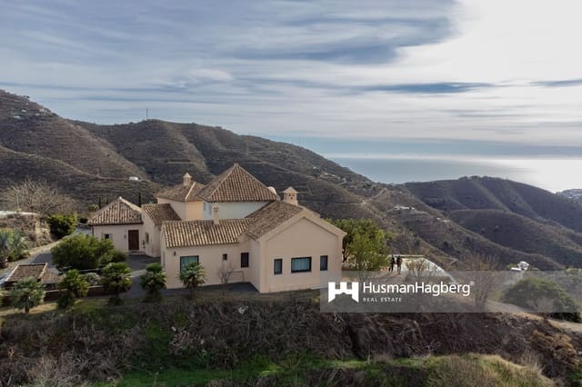 5 sovrum Villa till salu i Almuñécar med pool - 1 295 000 € (Ref: 9024845)