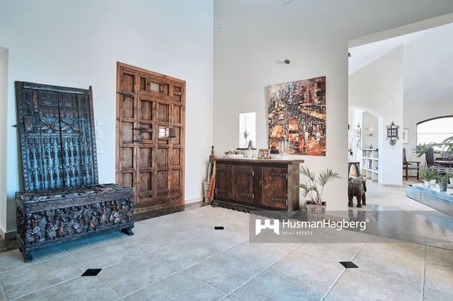 5 sovrum Villa till salu i Almuñécar med pool - 1 295 000 € (Ref: 9024845)