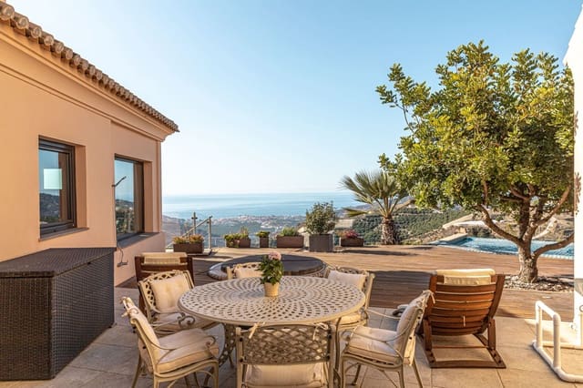 5 soveværelse Villa til salg i Almuñécar med swimmingpool - € 1.295.000 (Ref: 9024845)