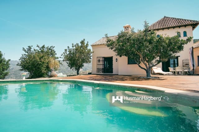 5 sovrum Villa till salu i Almuñécar med pool - 1 295 000 € (Ref: 9024845)