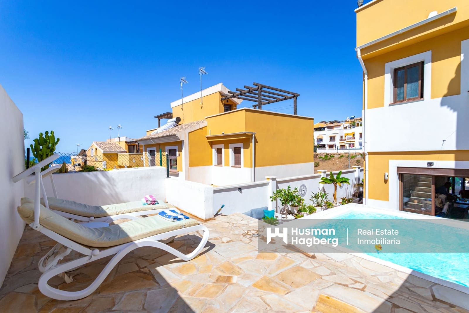 3 bedroom Townhouse for sale in Velez-Malaga with pool - € 420,000 (Ref: 9123558)