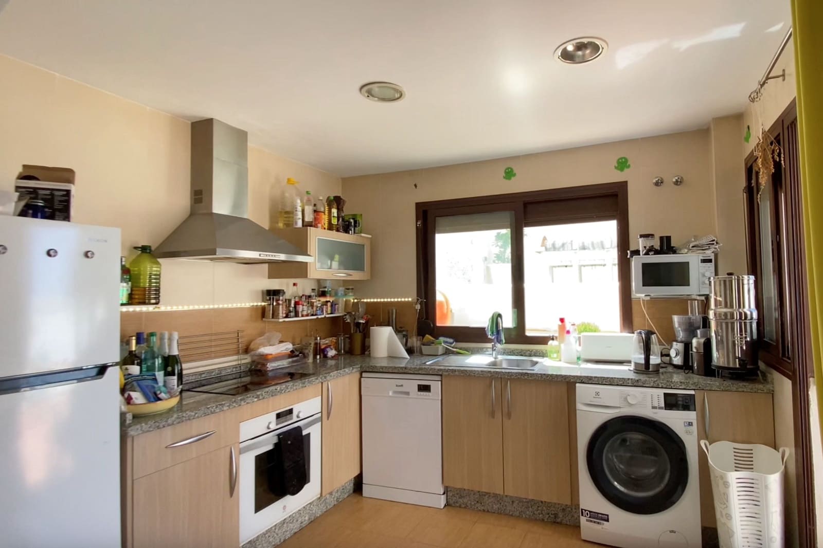 3 bedroom Townhouse for sale in Velez-Malaga with pool - € 420,000 (Ref: 9123558)