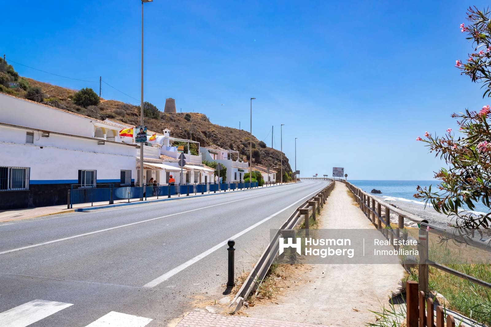 3 bedroom Townhouse for sale in Velez-Malaga with pool - € 420,000 (Ref: 9123558)