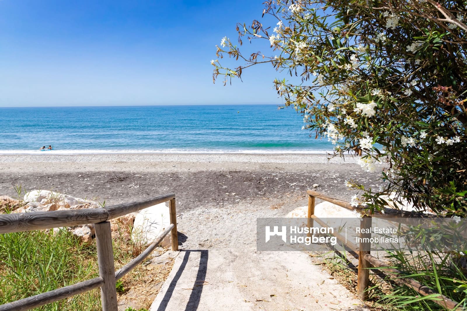 3 bedroom Townhouse for sale in Velez-Malaga with pool - € 420,000 (Ref: 9123558)