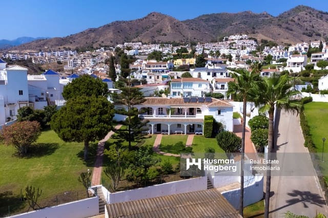 8 bedroom Villa for sale in Capistrano, Nerja - € 1,590,000 (Ref: 9133434)