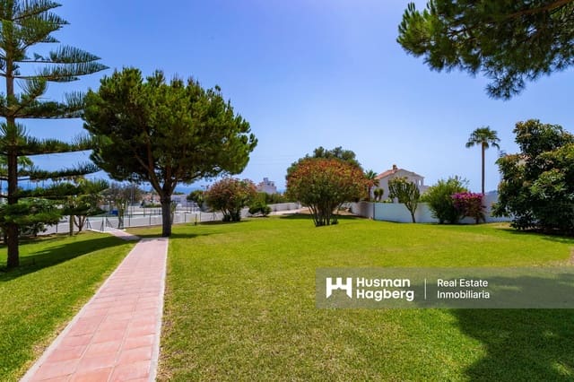8 bedroom Villa for sale in Capistrano, Nerja - € 1,590,000 (Ref: 9133434)