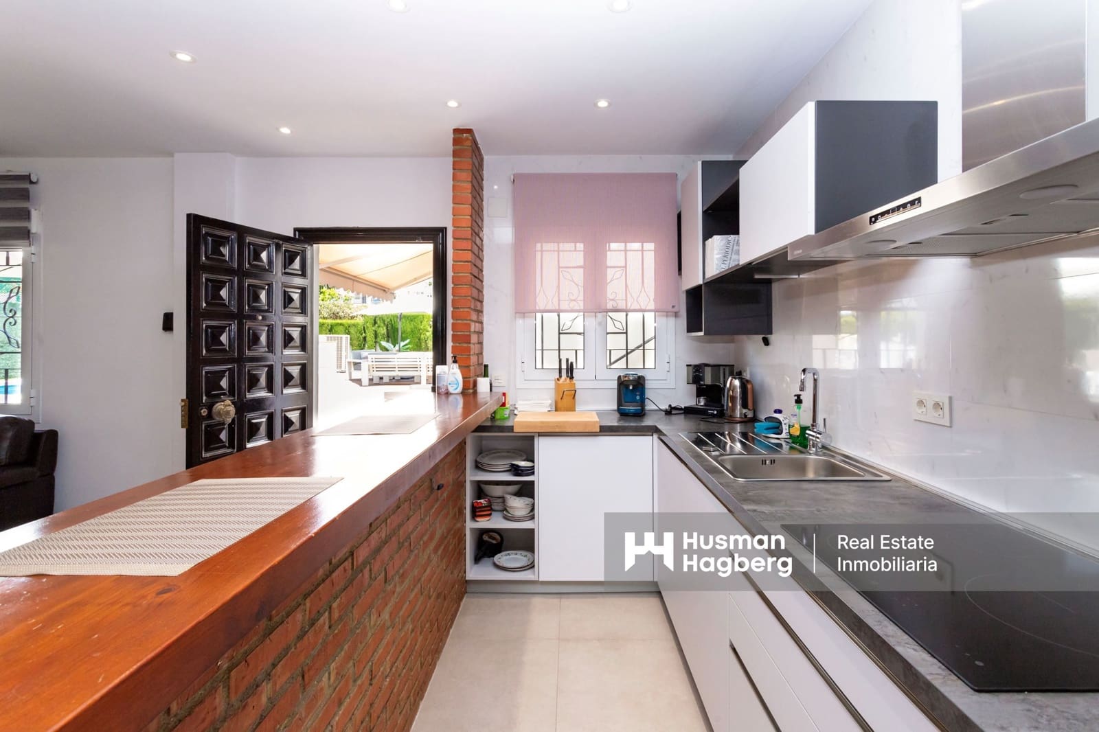 6 soveværelse Villa til salg i Caleta de Velez med swimmingpool - € 1.100.000 (Ref: 9231817)