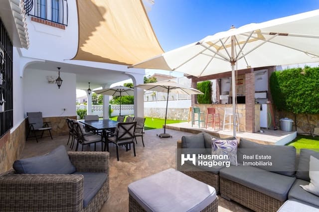 6 sovrum Villa till salu i Caleta de Vélez, Vélez-Málaga med pool - 1 100 000 € (Ref: 9231817)