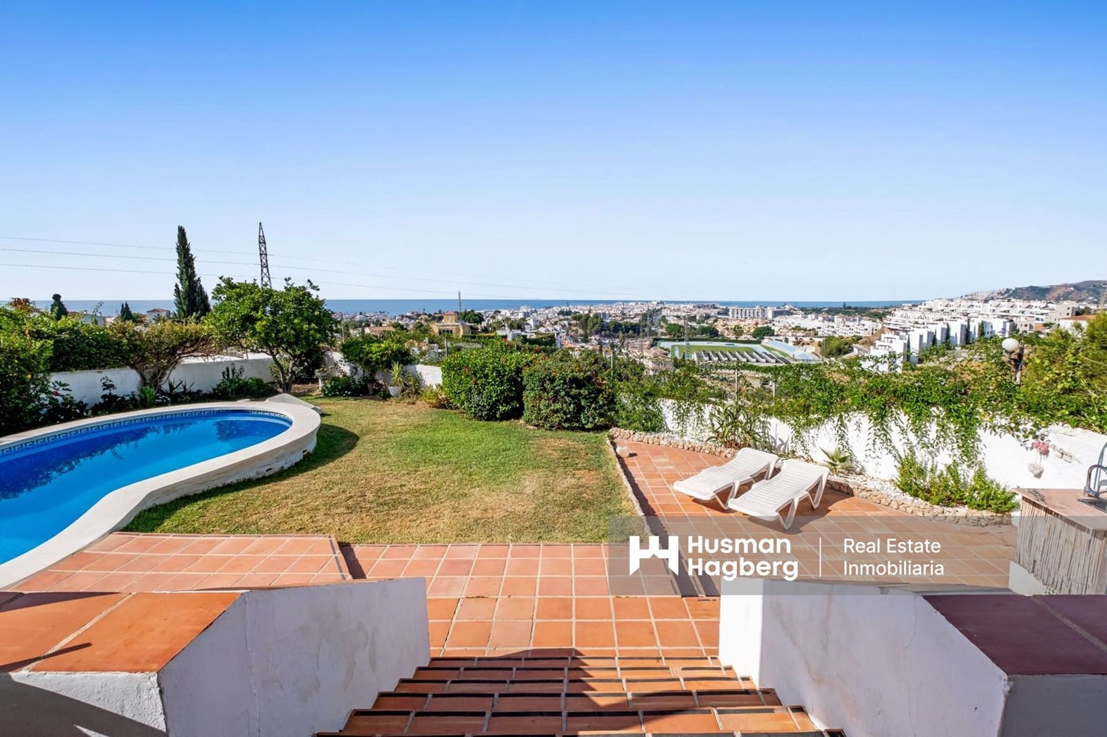 2 sovrum Villa till salu i Nerja med pool - 650 000 € (Ref: 9278721)