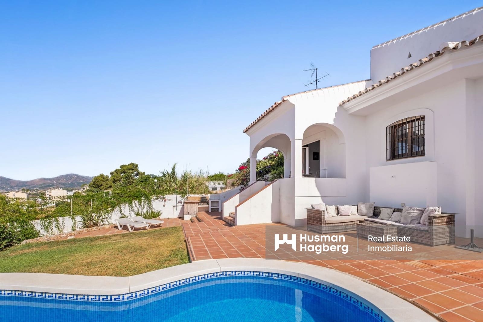 2 sovrum Villa till salu i Nerja med pool - 650 000 € (Ref: 9278721)
