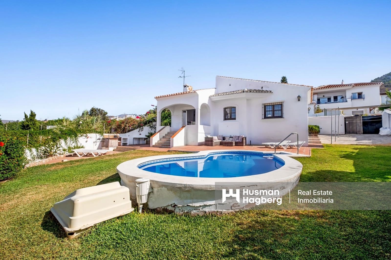 2 sovrum Villa till salu i Nerja med pool - 650 000 € (Ref: 9278721)